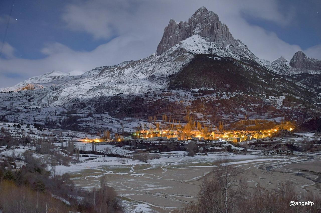 Hotel Valle De Izas Sallent De Gallego Exterior photo